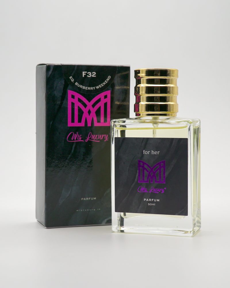 F32 EQ. Burberry Weekend di Burberry